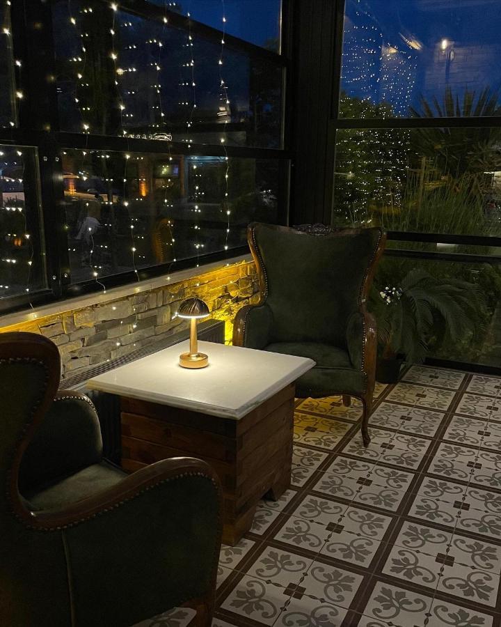 8 Rooms Hotel Гелиболу Экстерьер фото