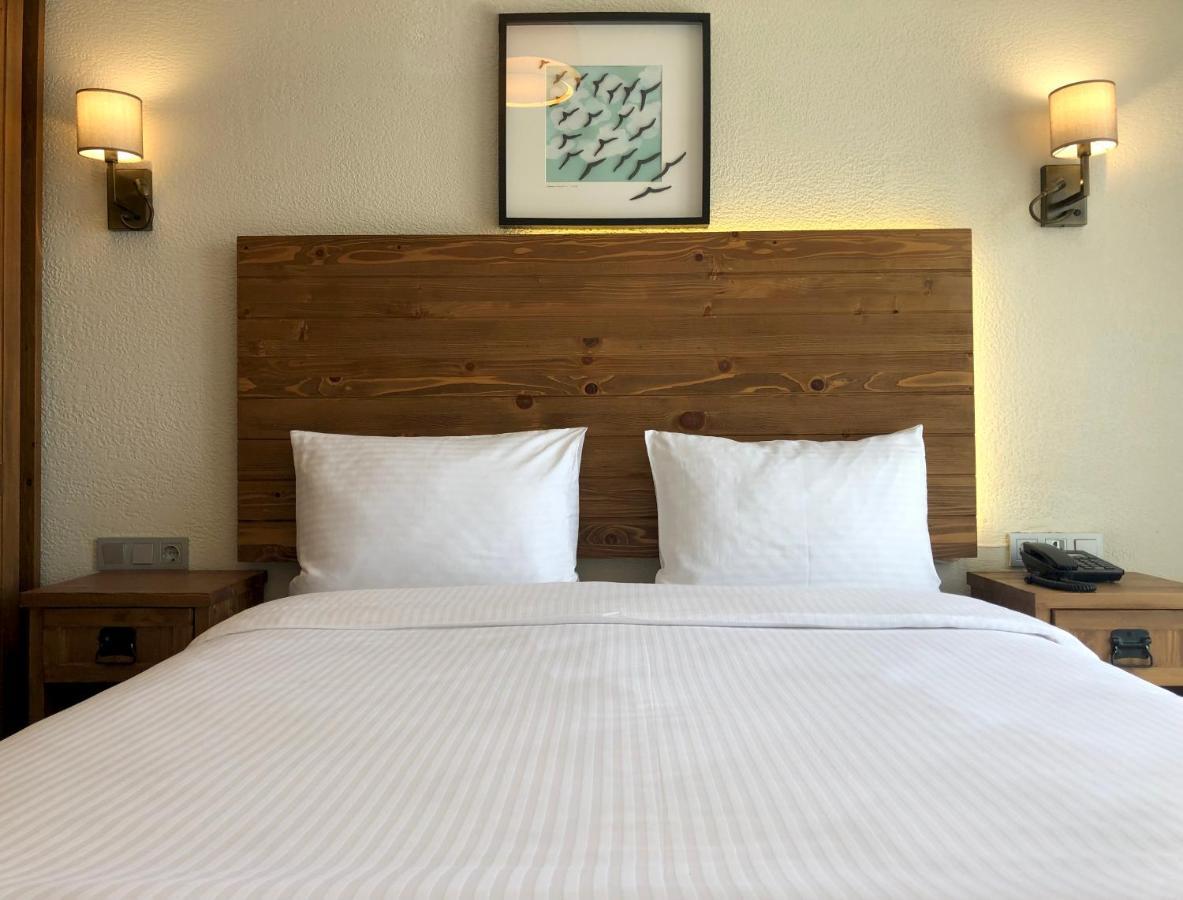 8 Rooms Hotel Гелиболу Экстерьер фото